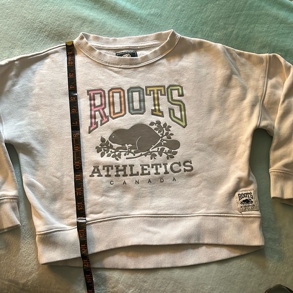 ROOTS brand girls cropped sweatshirt sz 7-8 - Picture 1 of 8